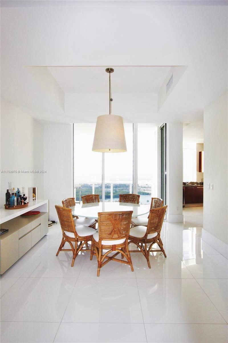 15811 Collins Ave # 3806