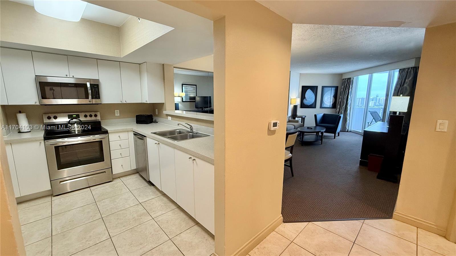 17375 Collins Ave # 2406