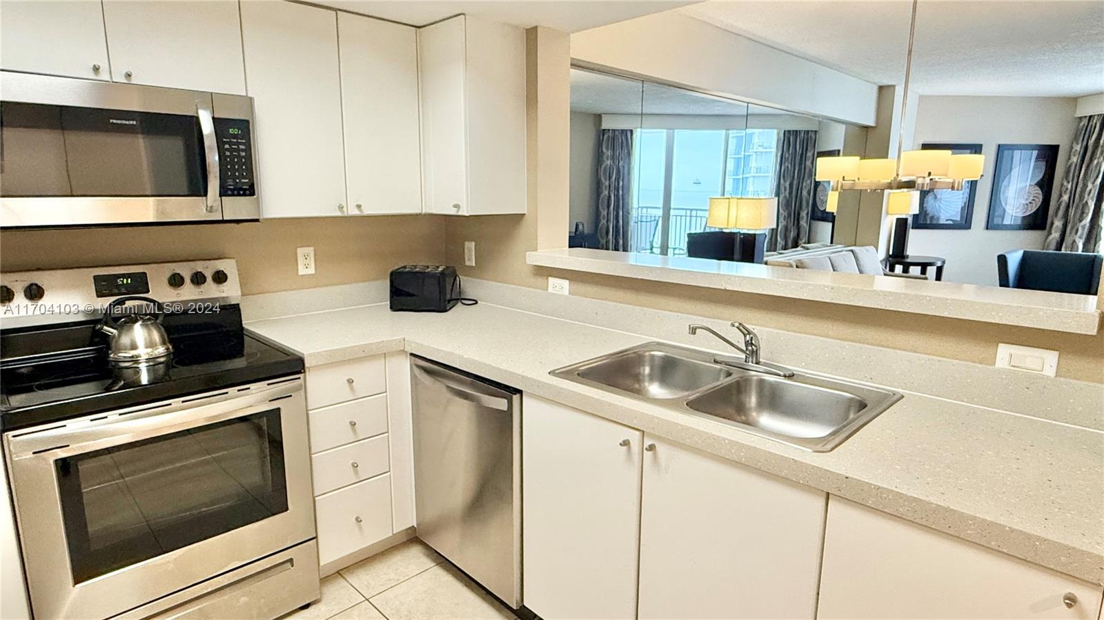 17375 Collins Ave # 2406