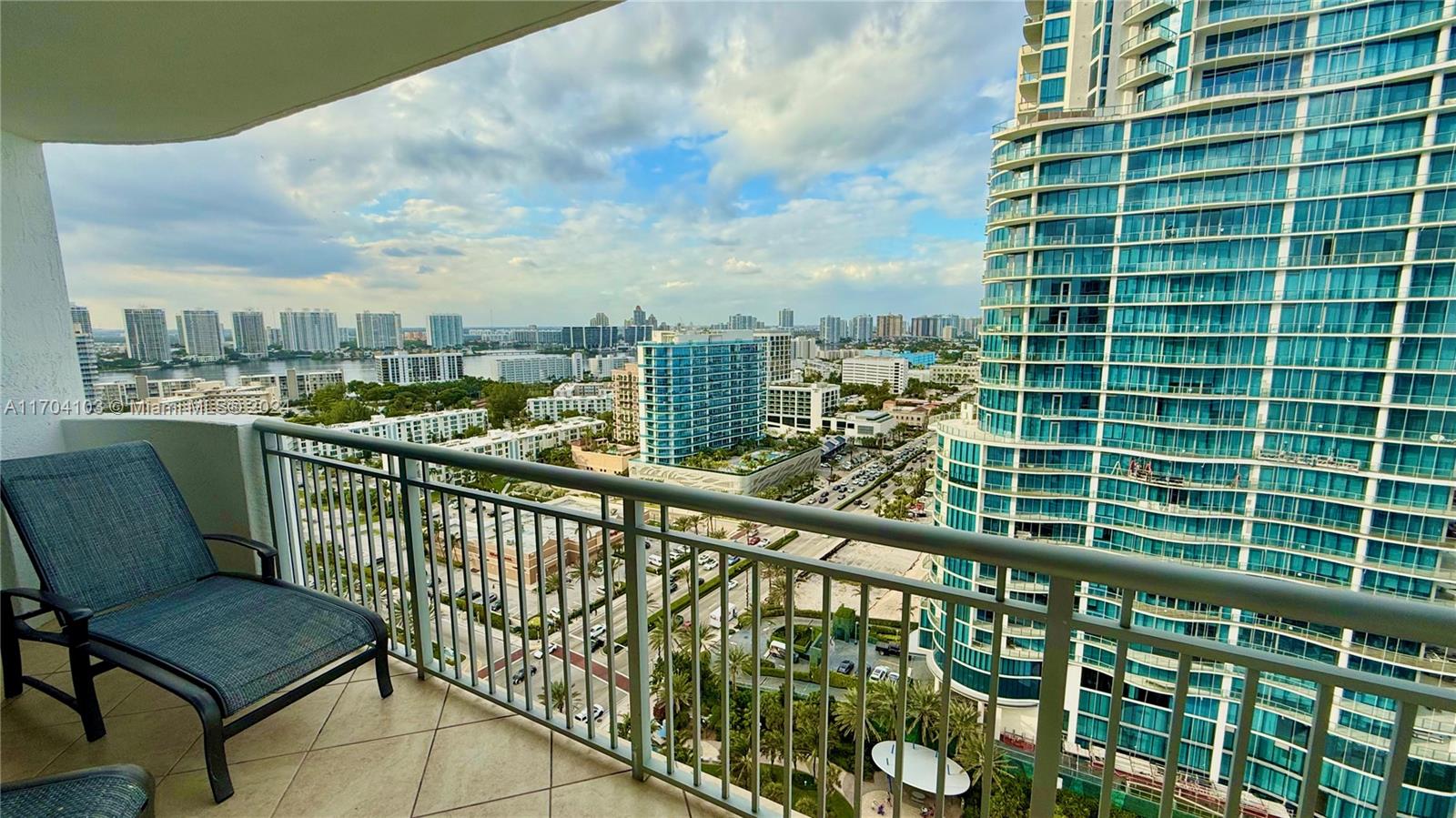 17375 Collins Ave # 2406