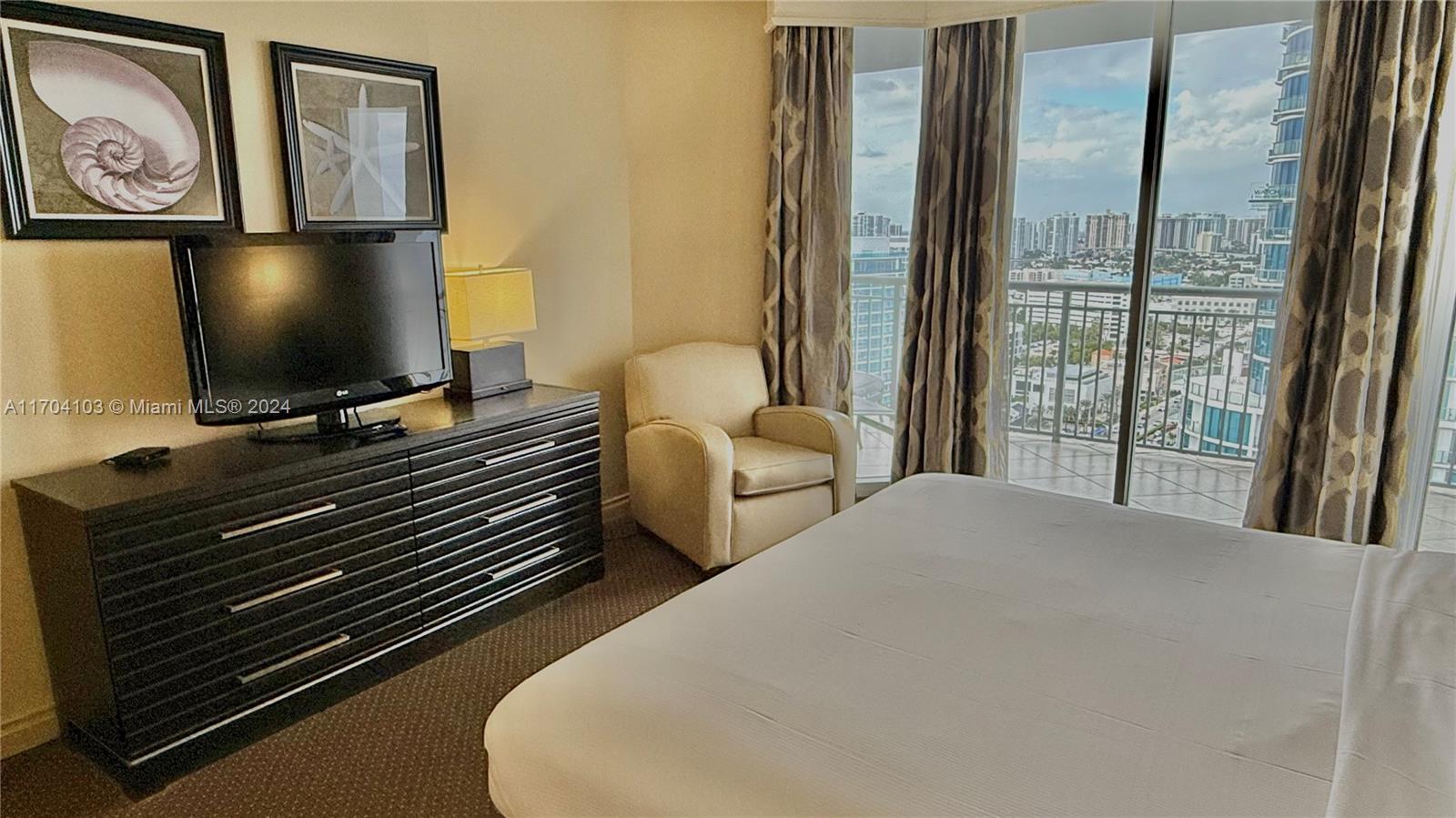 17375 Collins Ave # 2406