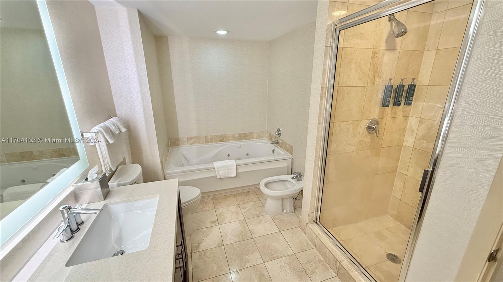17375 Collins Ave # 2406
