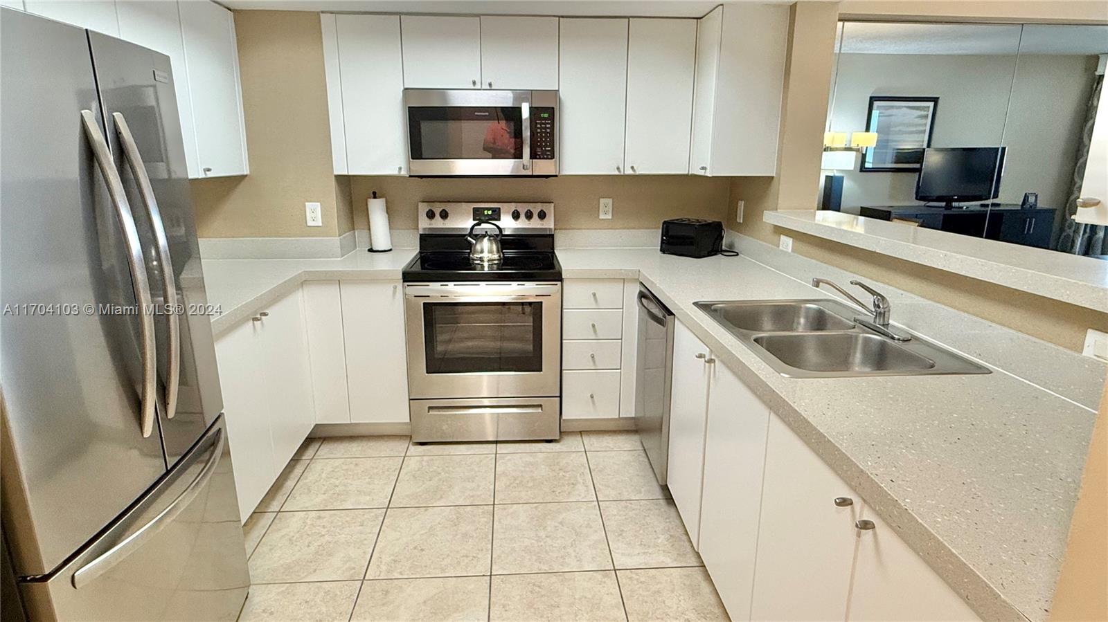 17375 Collins Ave # 2406