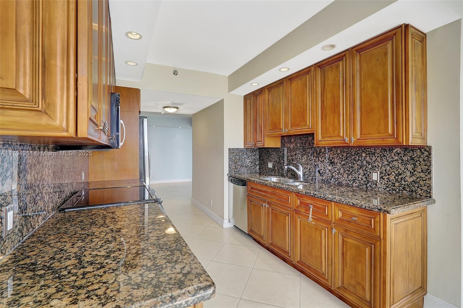 20281 E Country Club Dr # 2104
