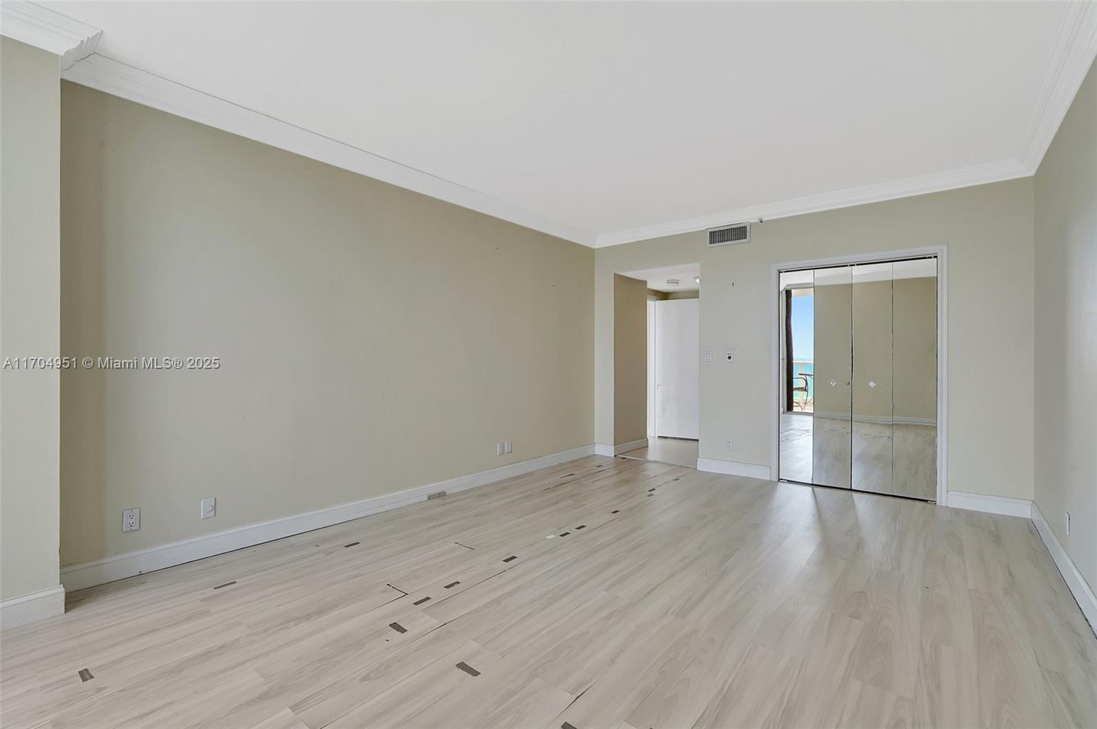 20281 E Country Club Dr # 2104