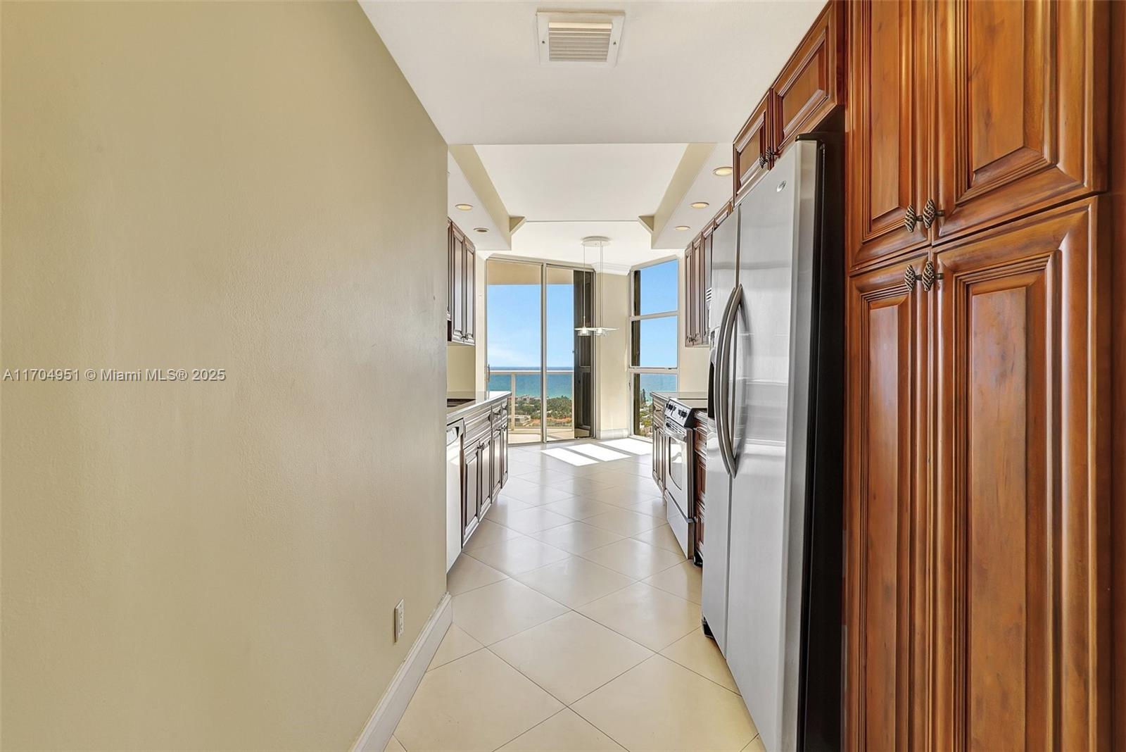 20281 E Country Club Dr # 2104