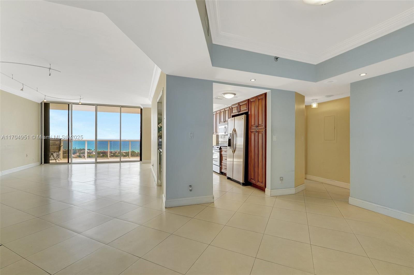 20281 E Country Club Dr # 2104
