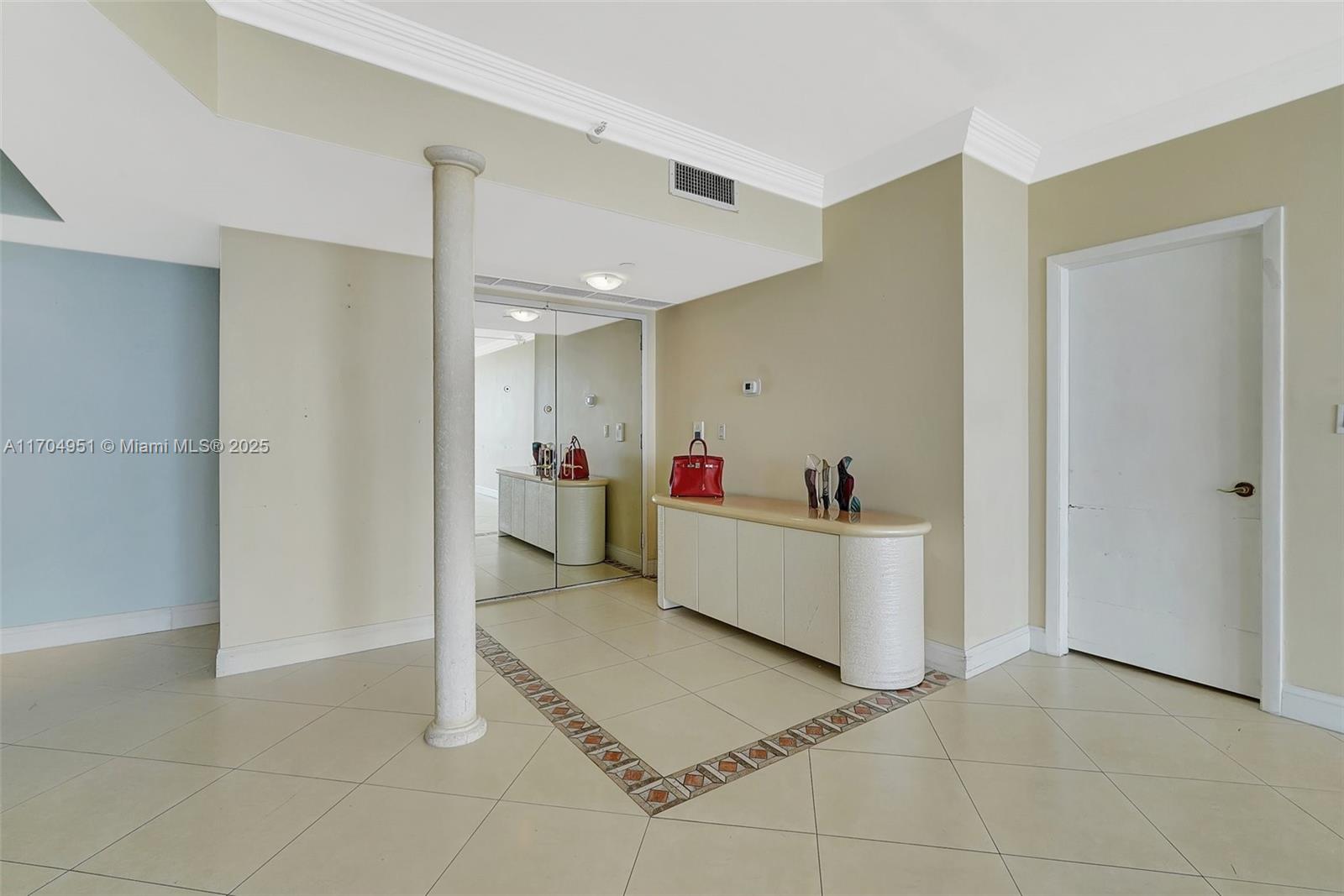 20281 E Country Club Dr # 2104