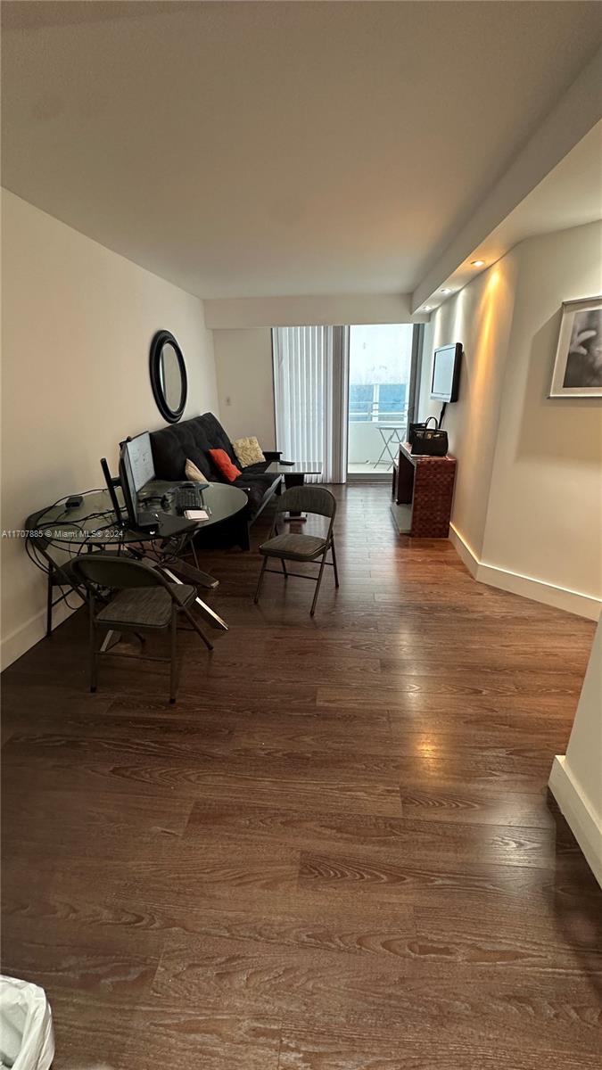 5555 Collins Ave # 8P