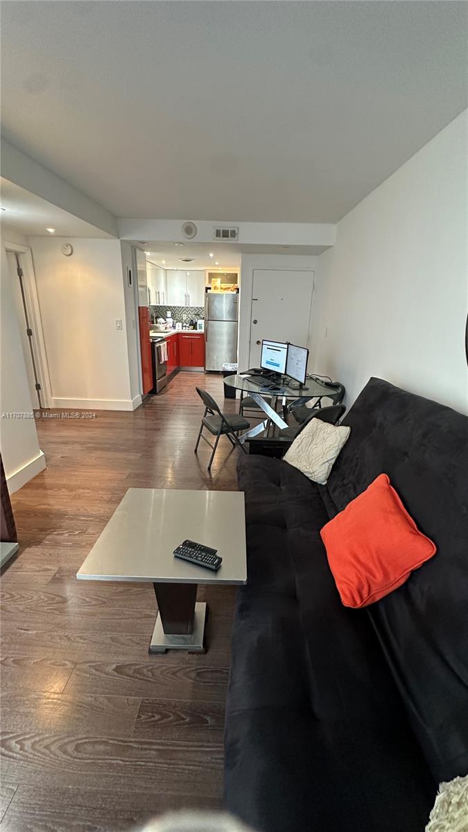 5555 Collins Ave # 8P