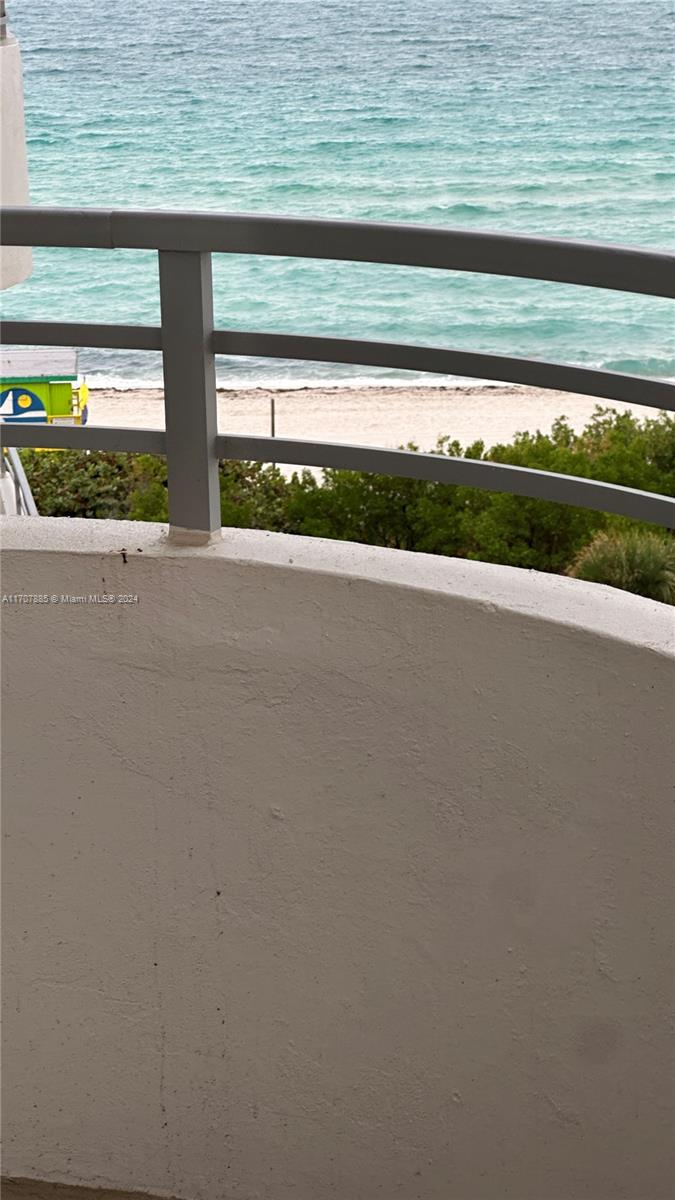 5555 Collins Ave # 8P
