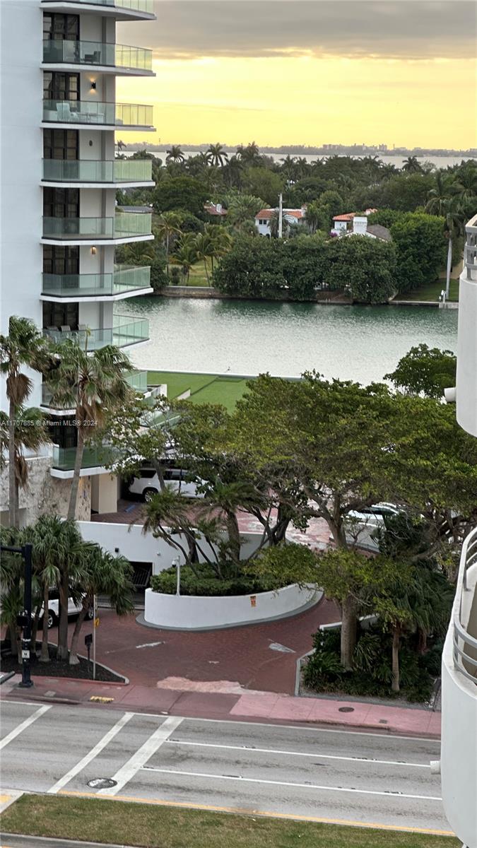 5555 Collins Ave # 8P