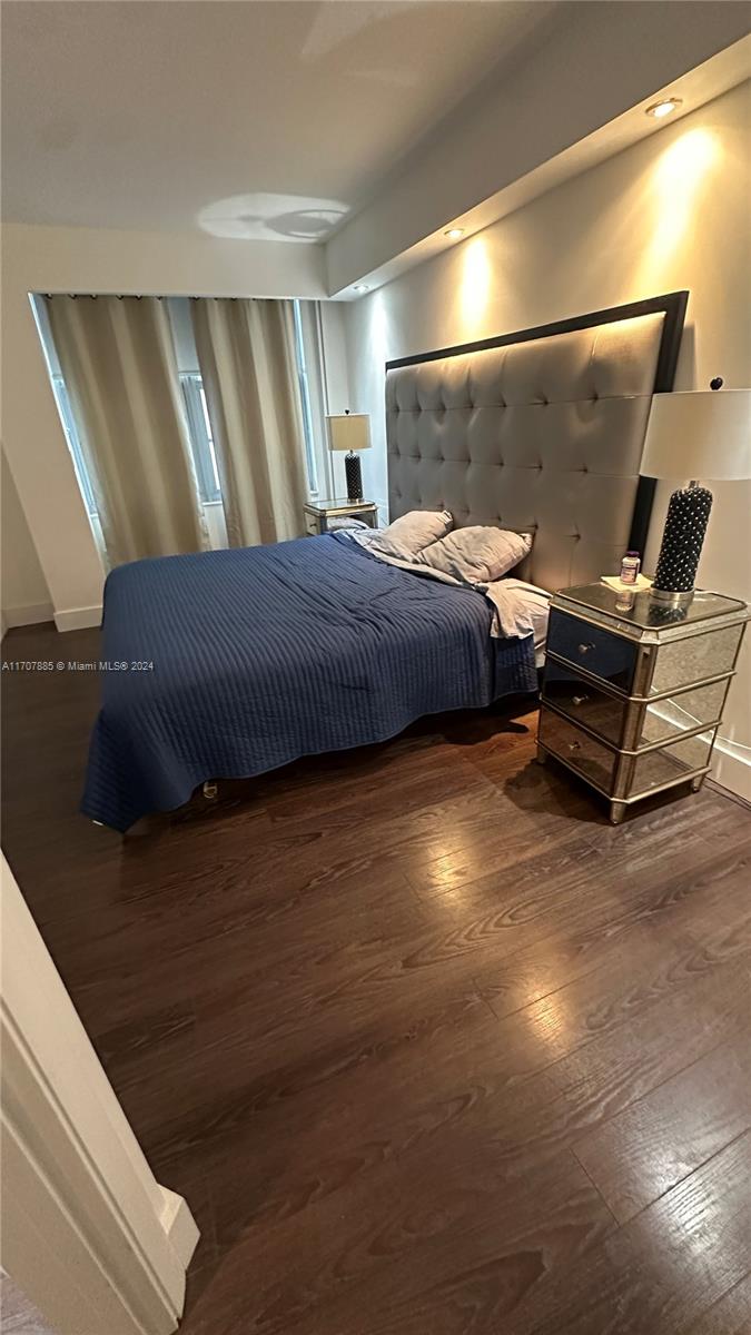 5555 Collins Ave # 8P