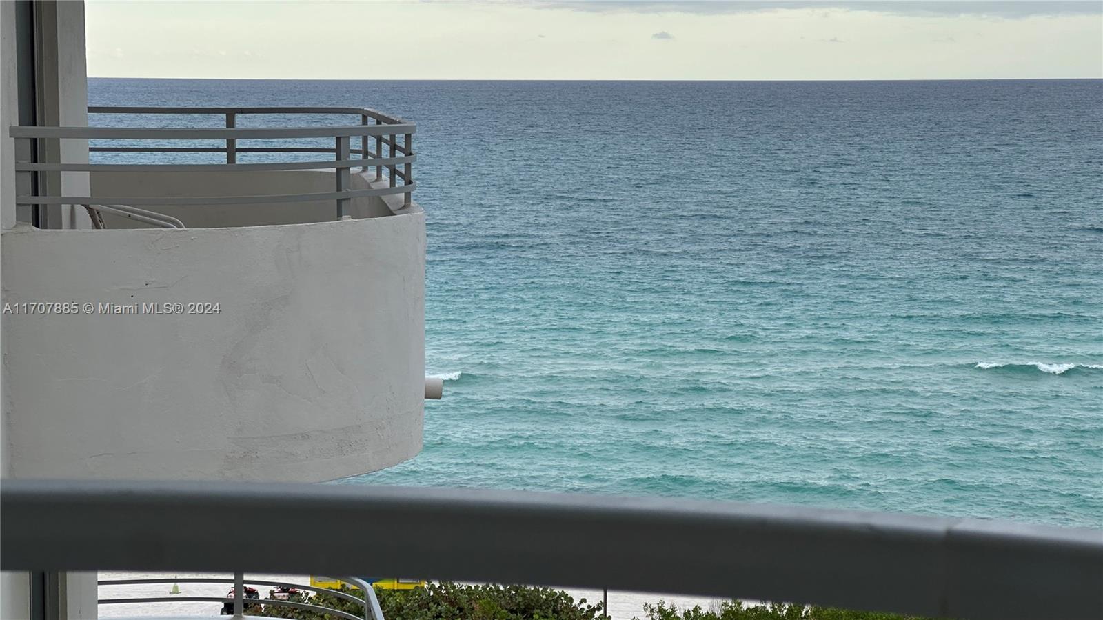5555 Collins Ave # 8P