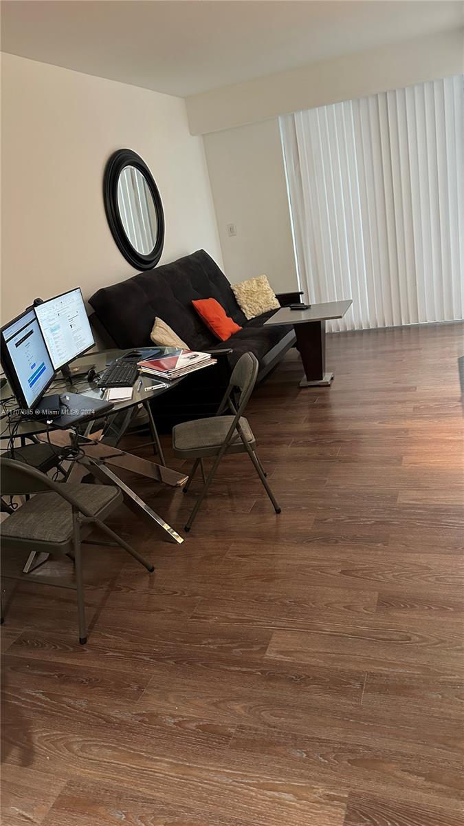 5555 Collins Ave # 8P