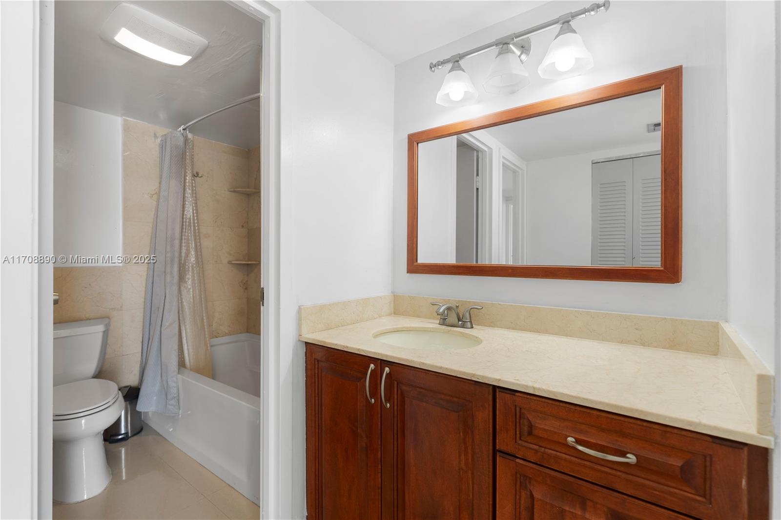 3675 N Country Club Dr # 105