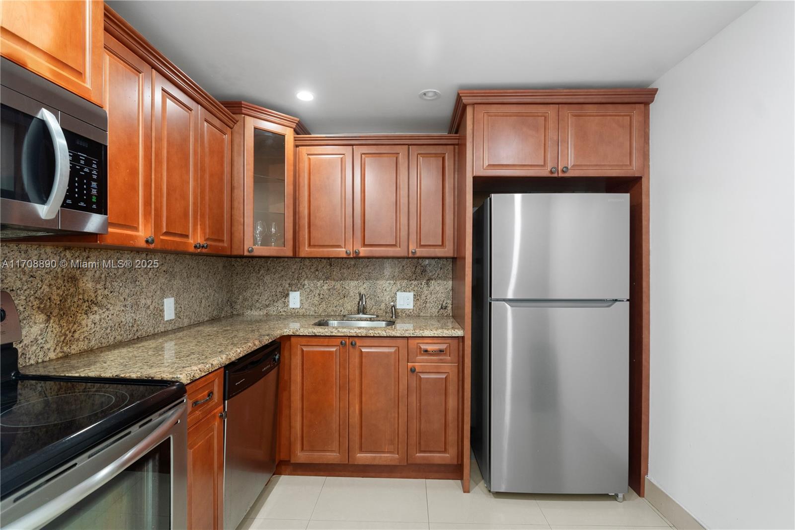 3675 N Country Club Dr # 105