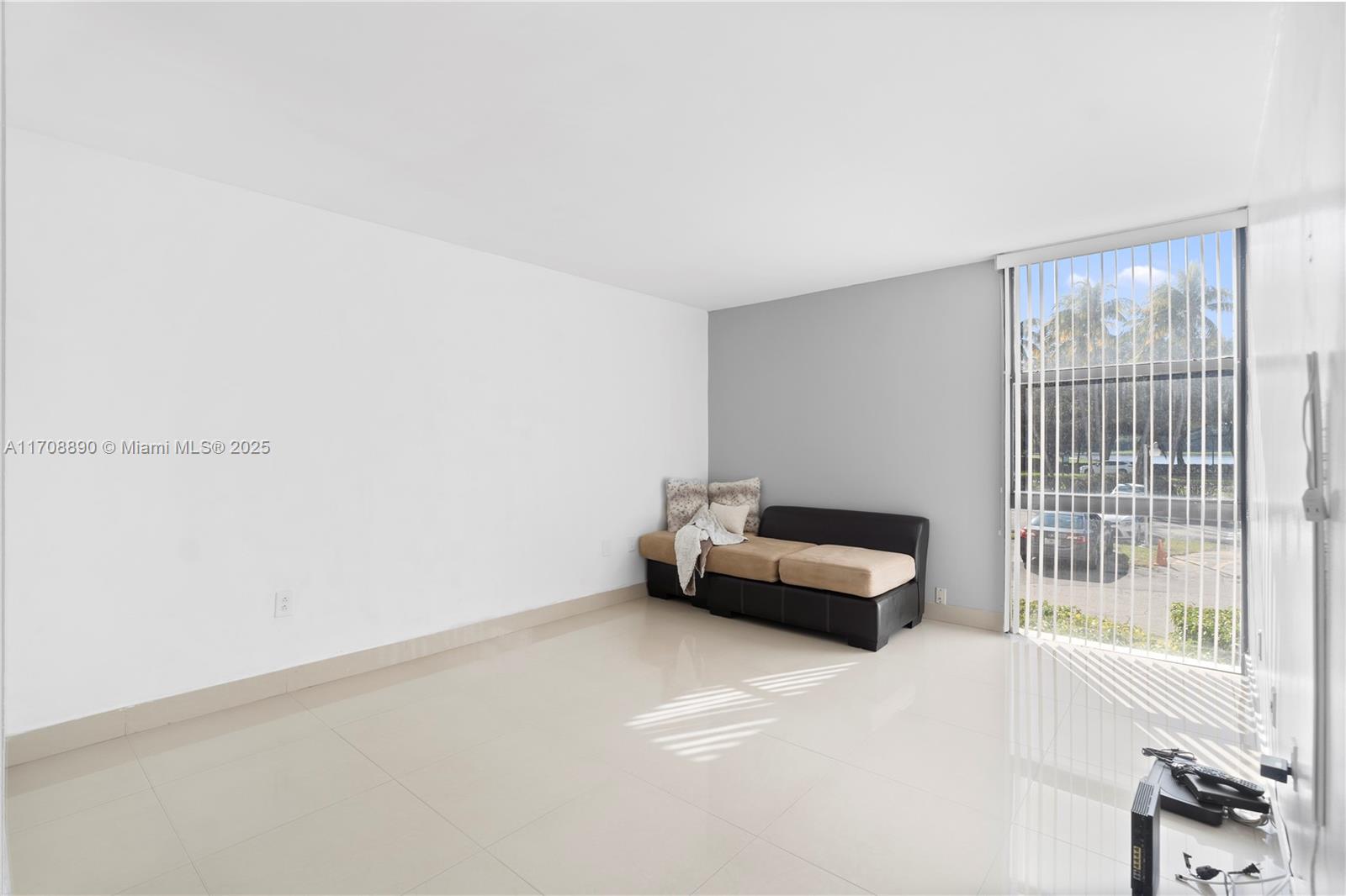 3675 N Country Club Dr # 105