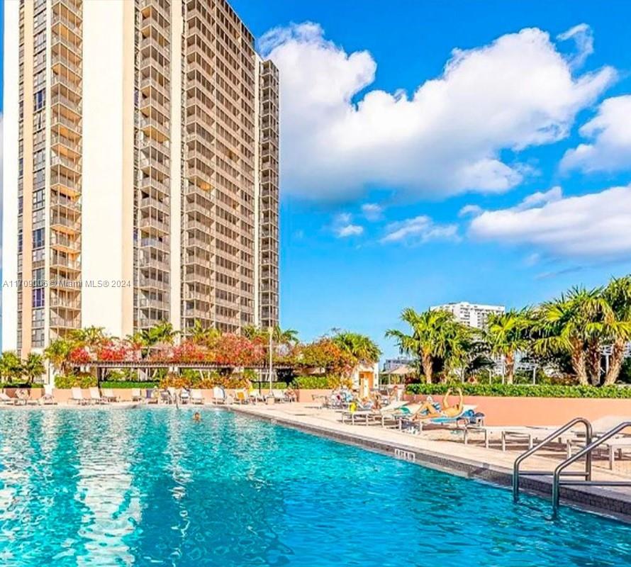 20335 W Country Club Dr # 1606