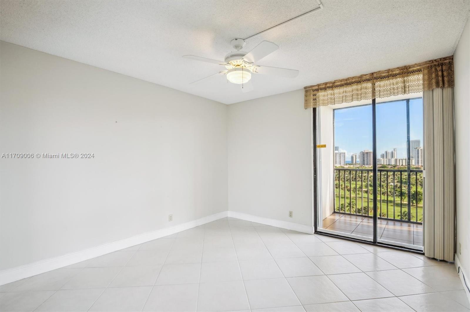 20335 W Country Club Dr # 1606