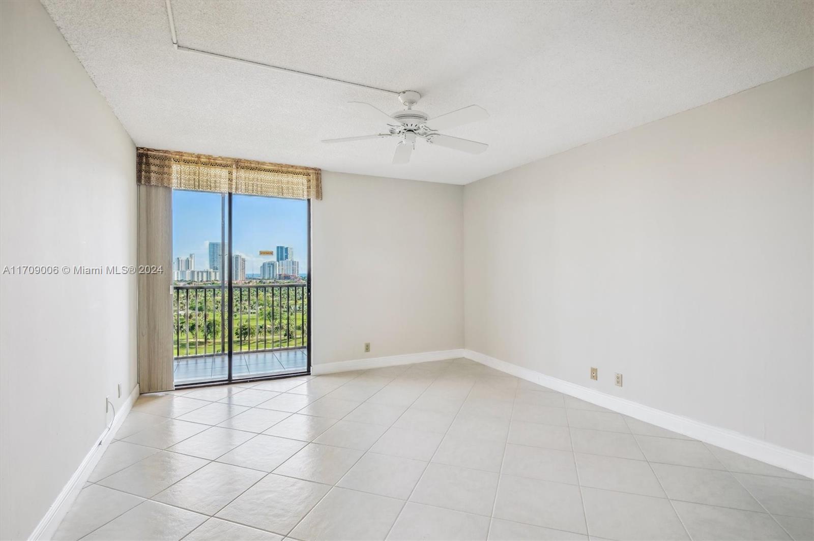 20335 W Country Club Dr # 1606