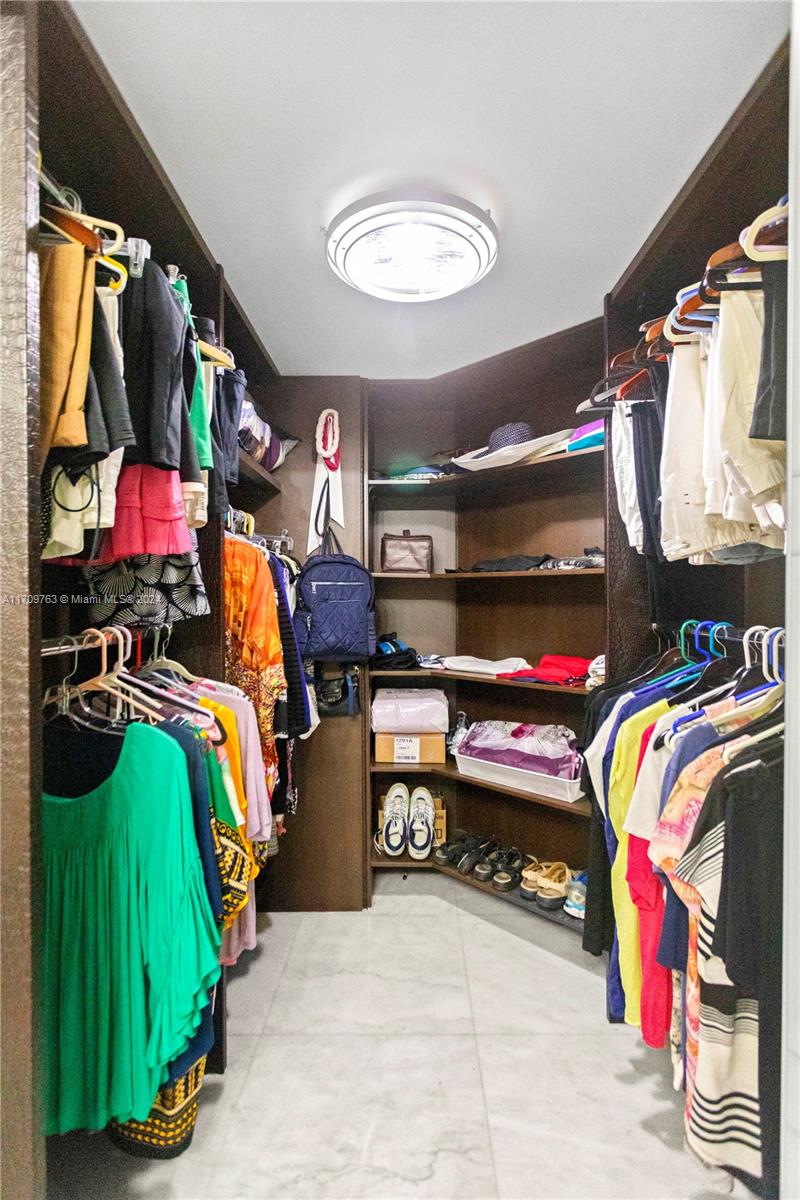 19101 NE 36th Ct # 902