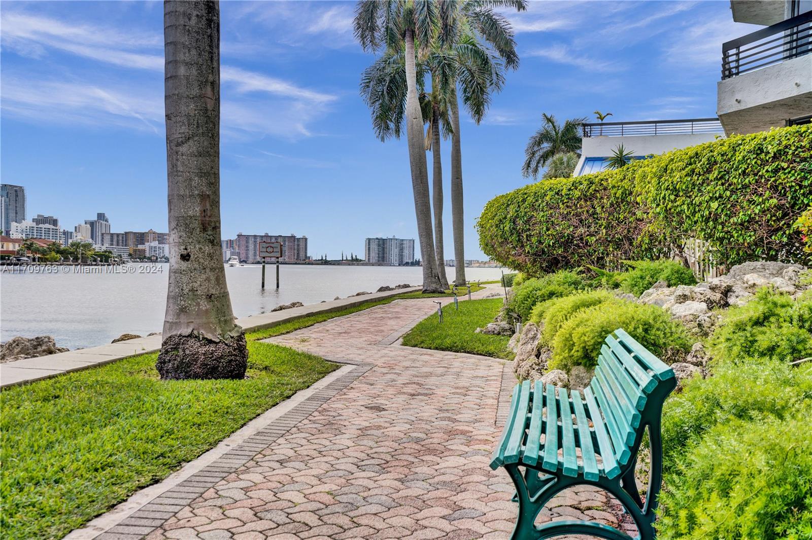 19101 NE 36th Ct # 902