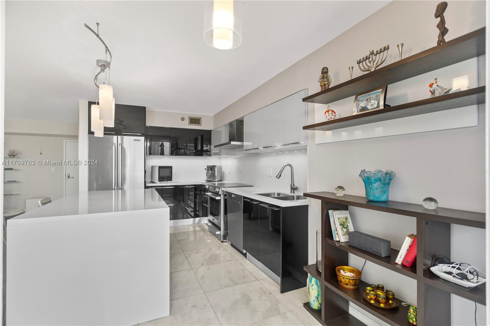 19101 NE 36th Ct # 902