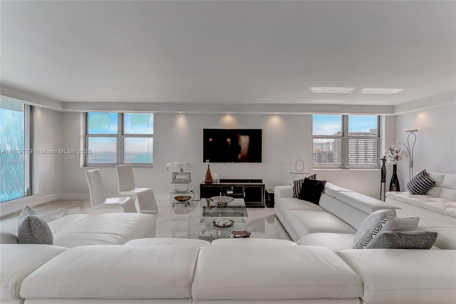 1912 S Ocean Dr # 17A