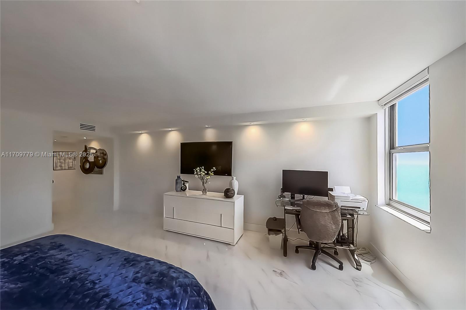 1912 S Ocean Dr # 17A