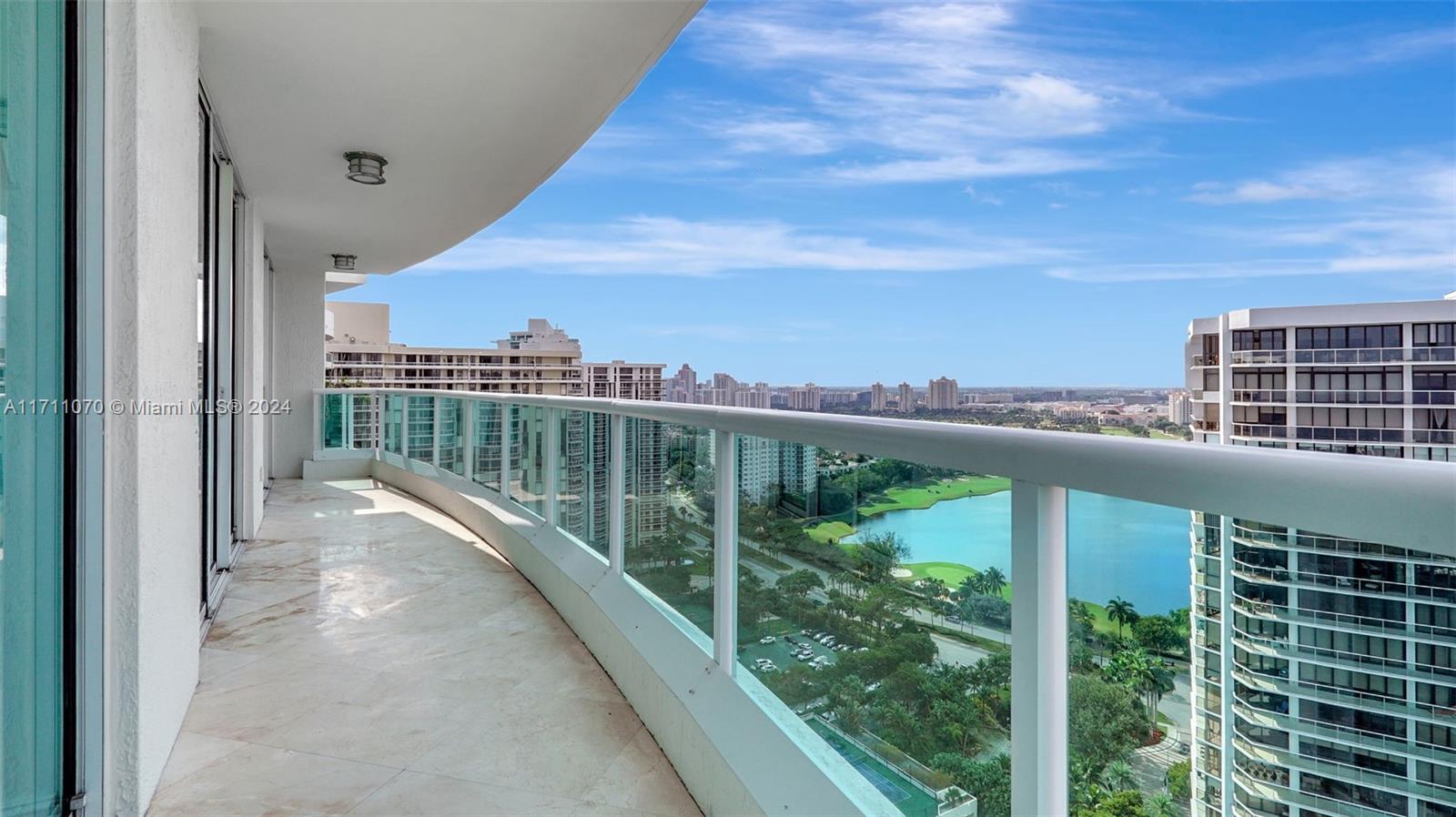 20201 E Country Club Dr Unit: PH2702