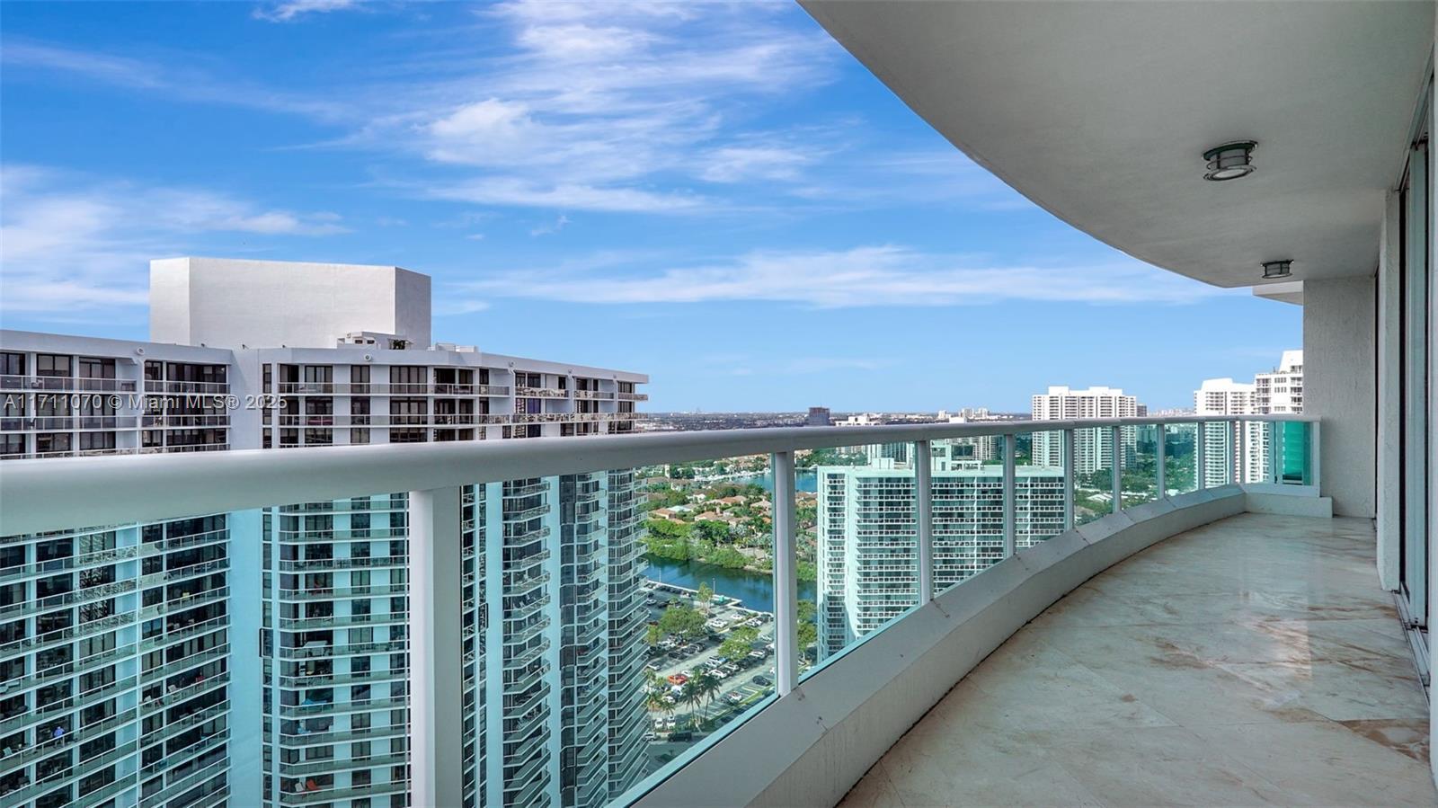 20201 E Country Club Dr Unit: PH2702