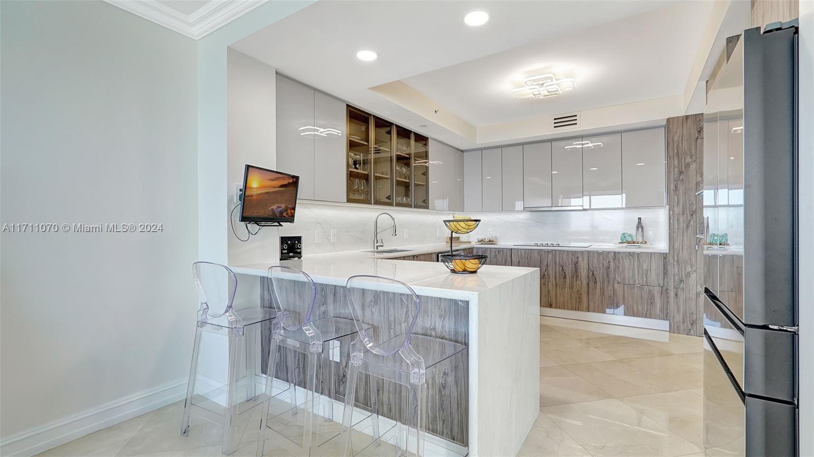 20201 E Country Club Dr Unit: PH2702