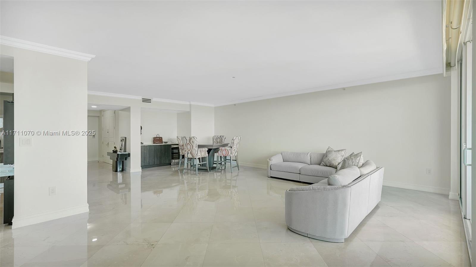 20201 E Country Club Dr Unit: PH2702
