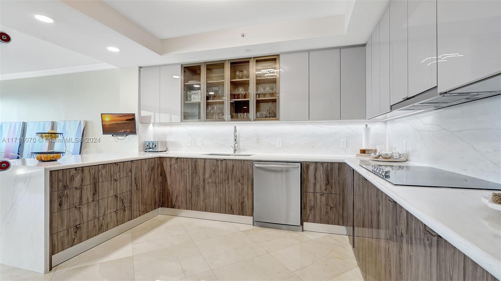 20201 E Country Club Dr Unit: PH2702
