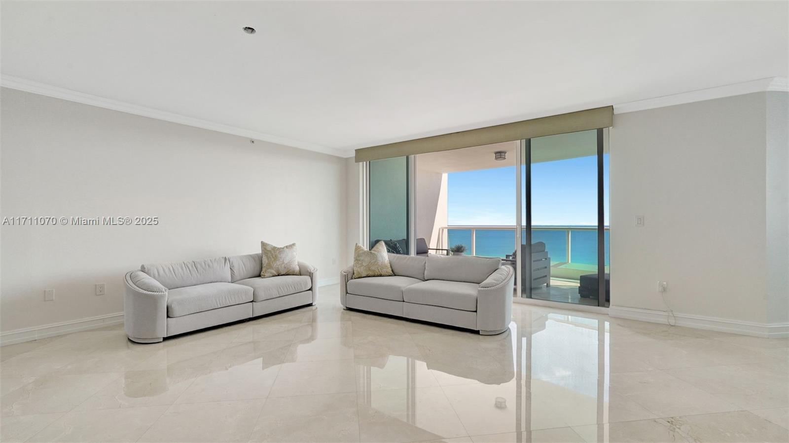 20201 E Country Club Dr Unit: PH2702