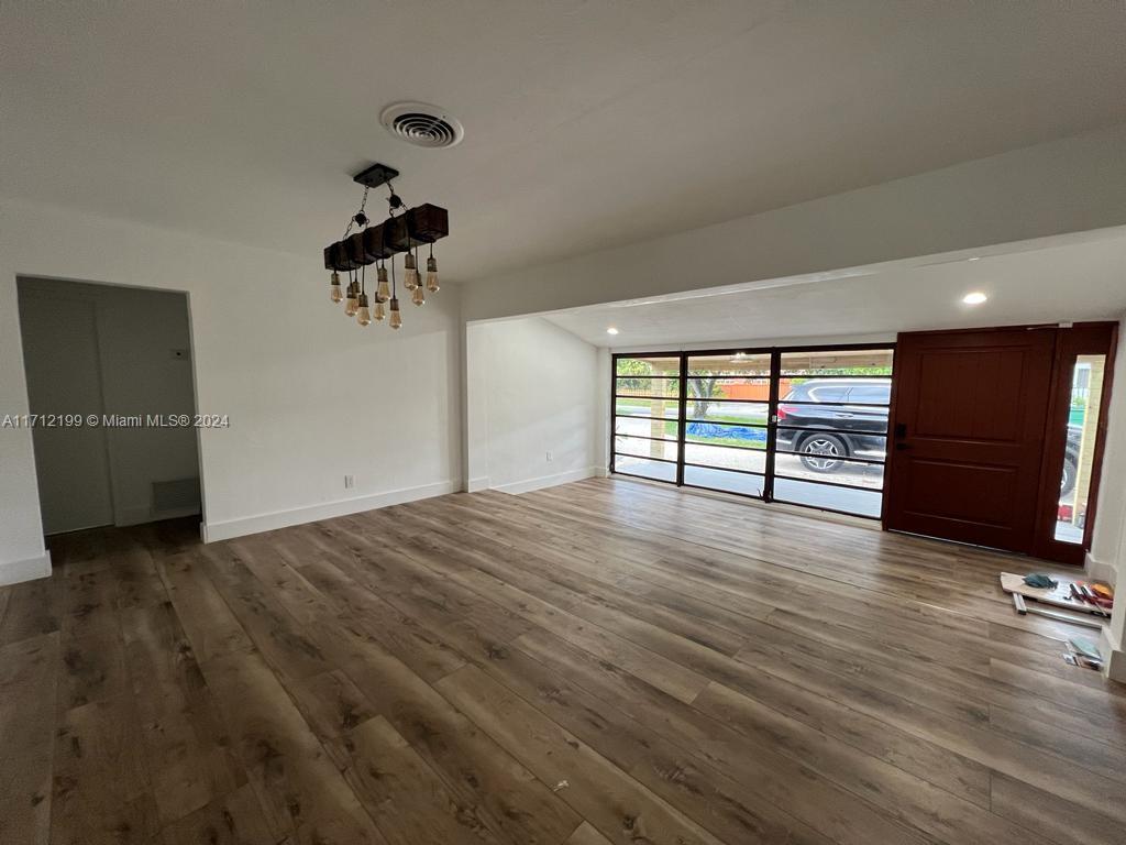 14825 Garden Dr