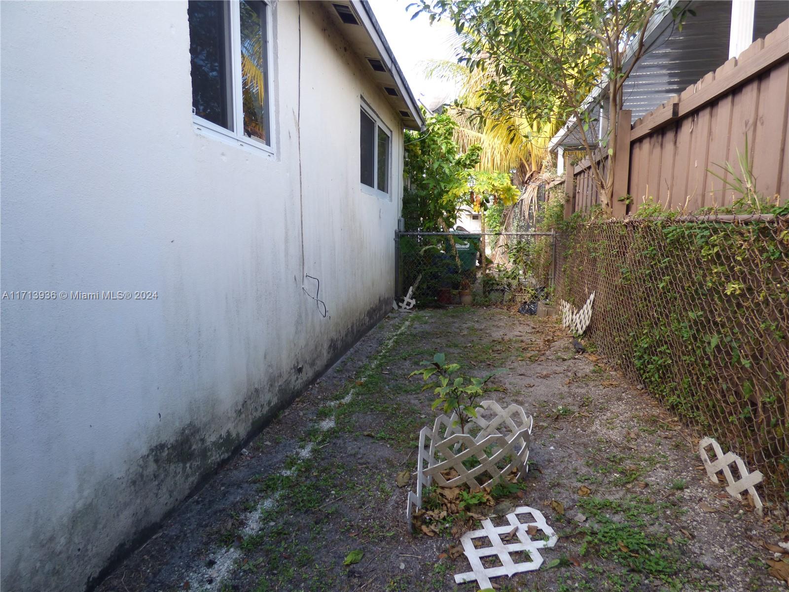 2740 NW 50th St