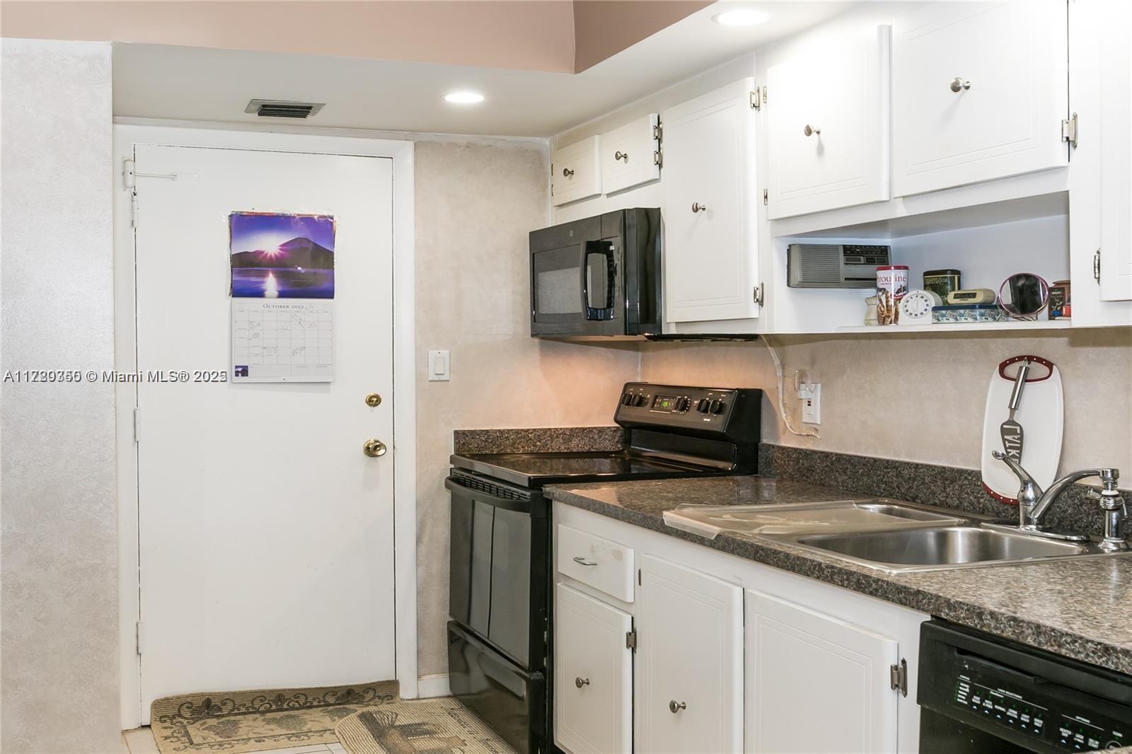 200 Diplomat Pkwy # 425
