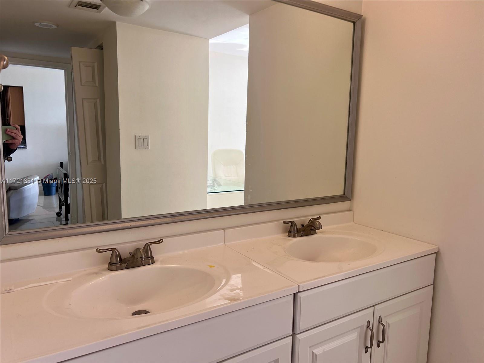 3625 N Country Club Dr # 504