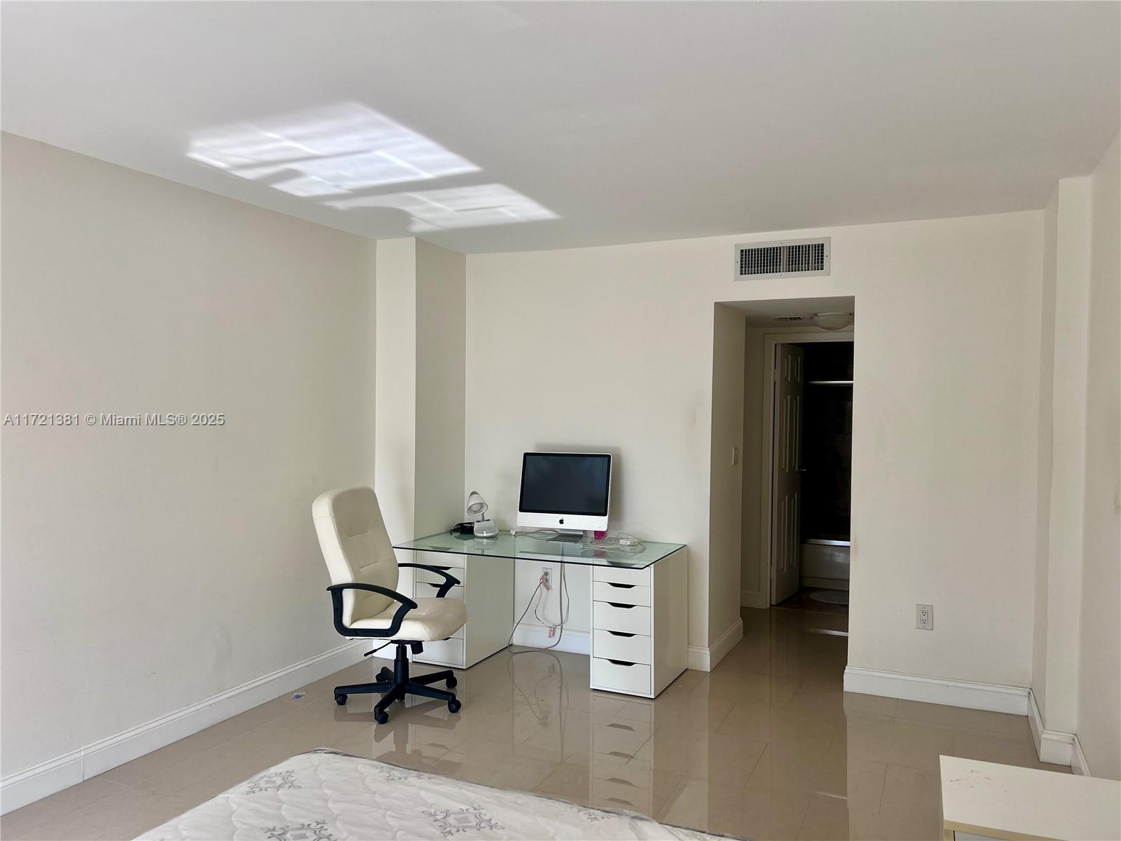 3625 N Country Club Dr # 504