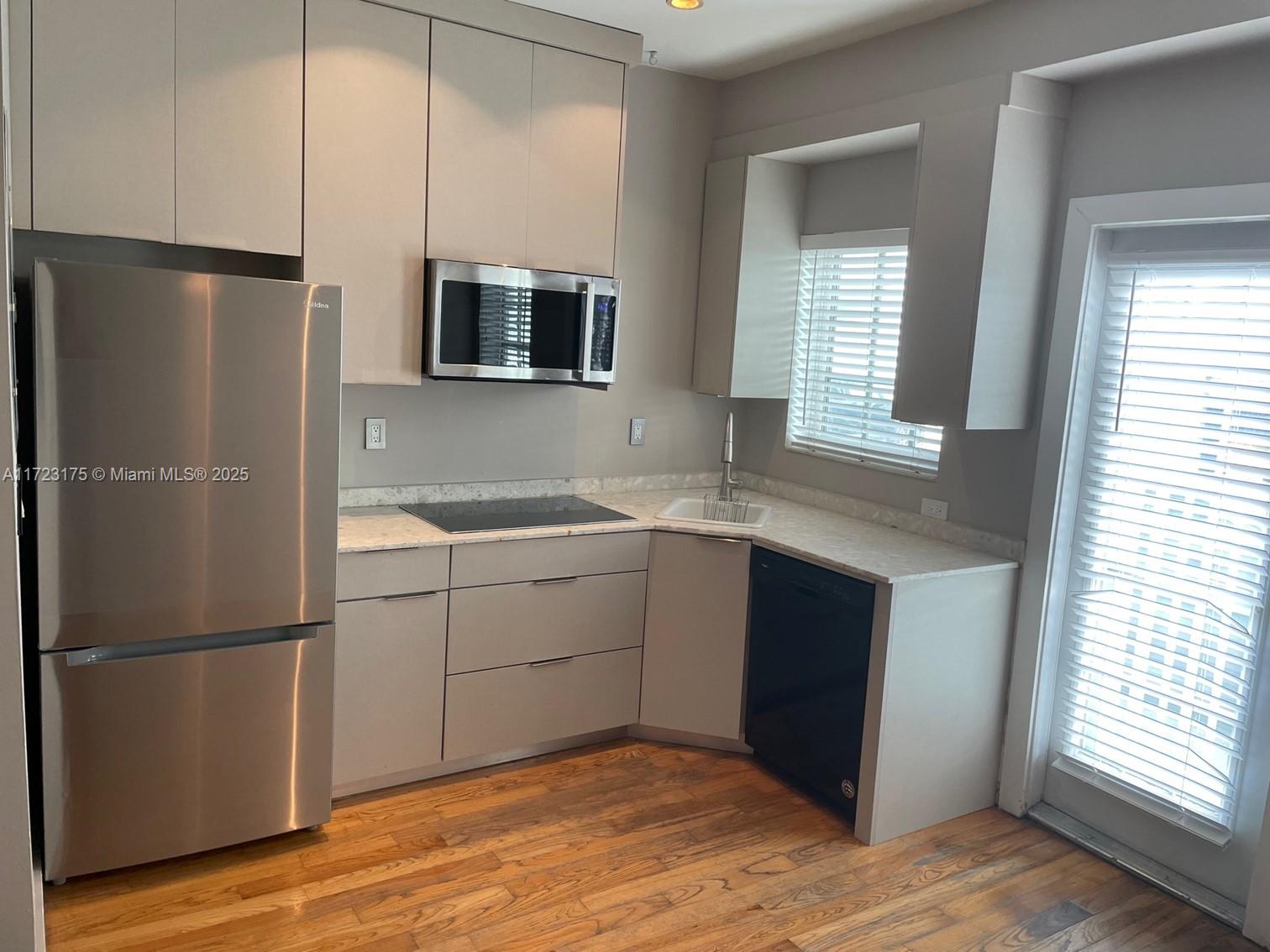 1215 Meridian Ave # 6