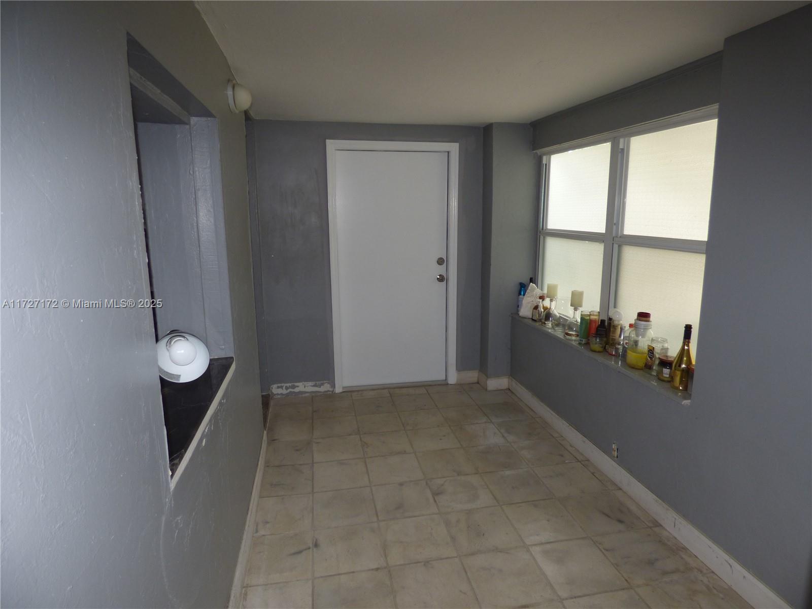 1523 NE 170th St