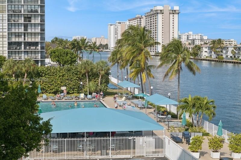 800 Parkview Dr # 421