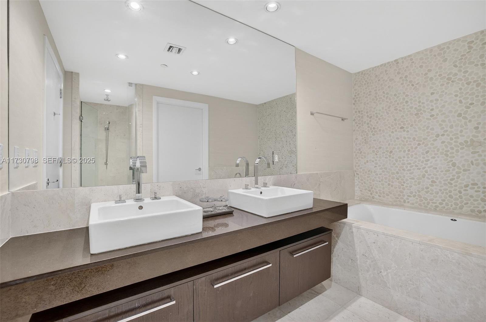 17121 Collins Ave # 3905