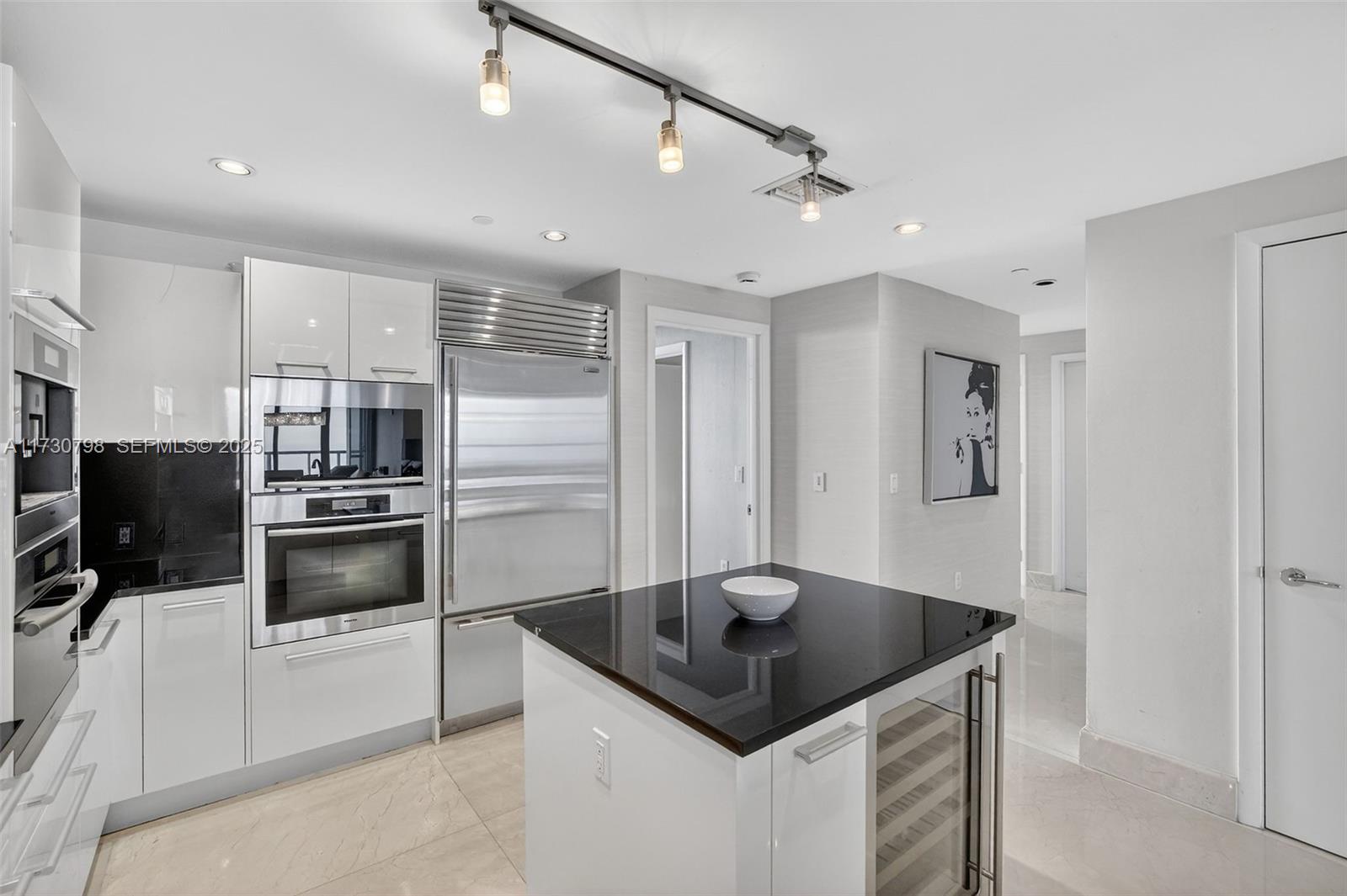 17121 Collins Ave # 3905