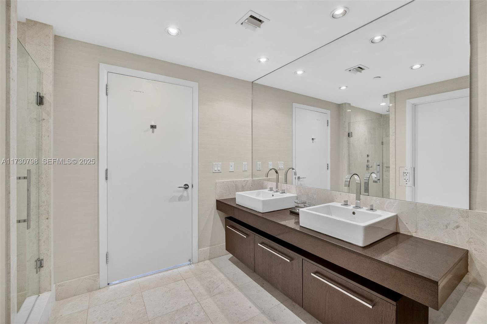 17121 Collins Ave # 3905