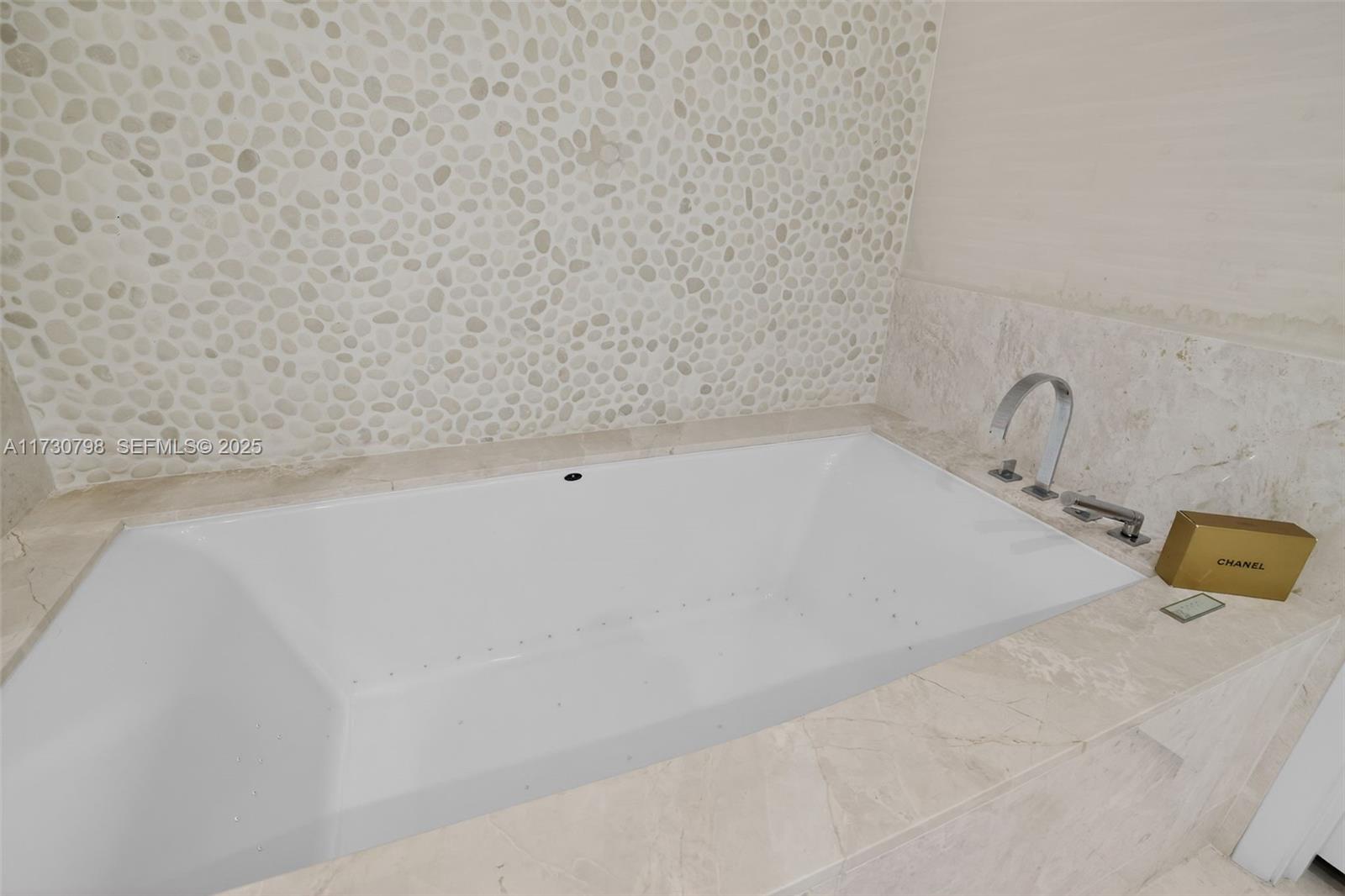 17121 Collins Ave # 3905