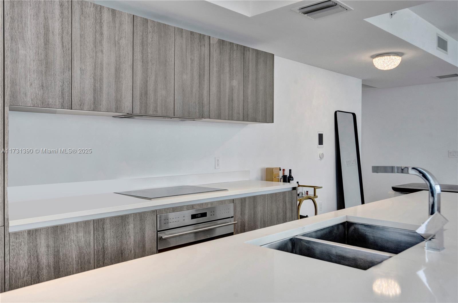 801 S Miami Ave Unit: 1801
