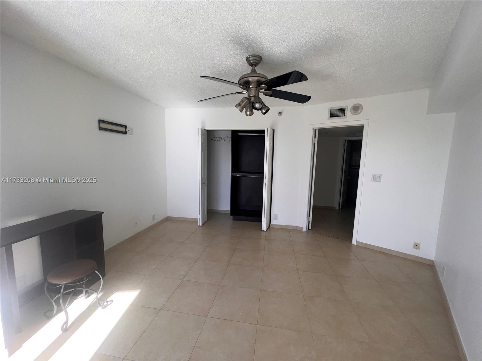 3530 Mystic Pointe Dr # 1004